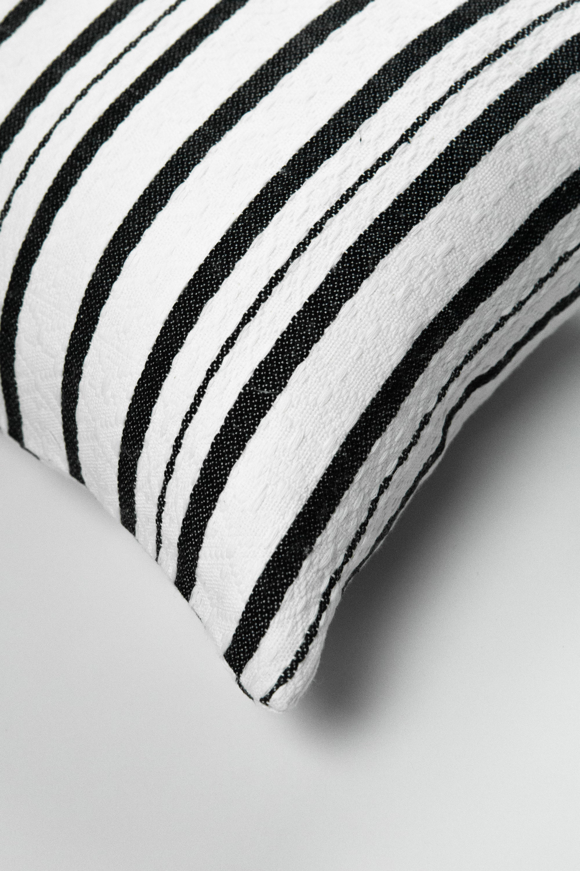 Ana Brocade Pillow | 20" x 20"